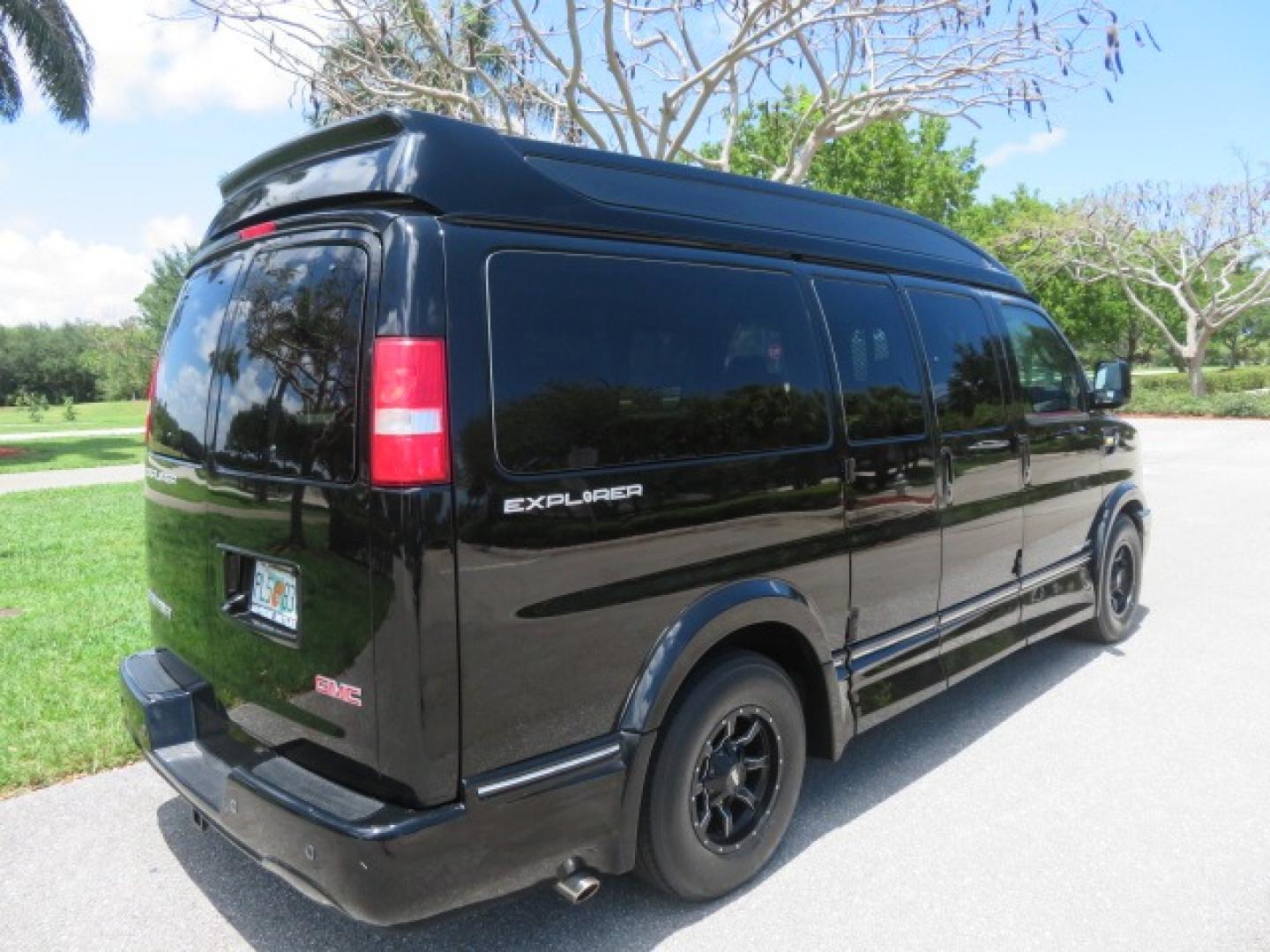 2018 Black /Red GMC Savana G2500 Cargo (1GTW7AFG9J1) with an 6.0L V8 OHV 16V FFV engine, 6A transmission, located at 4301 Oak Circle #19, Boca Raton, FL, 33431, (954) 561-2499, 26.388861, -80.084038 - Photo#21